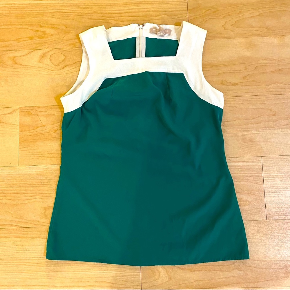 Banana republic green sleeveless top blouse